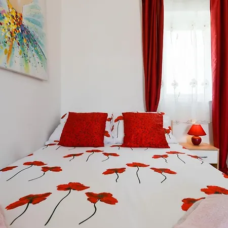 Villa Romantica Avec Piscine, 5 Studio Appartements, 5 Salles De Bains, 5 Cuisines, 12 Personnes 別荘 ザダル