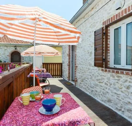 Villa Romantica Avec Piscine, 5 Studio Appartements, 5 Salles De Bains, 5 Cuisines, 12 Personnes 別荘 ザダル