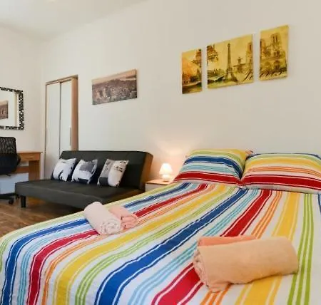 Villa Romantica Avec Piscine, 5 Studio Appartements, 5 Salles De Bains, 5 Cuisines, 12 Personnes 別荘