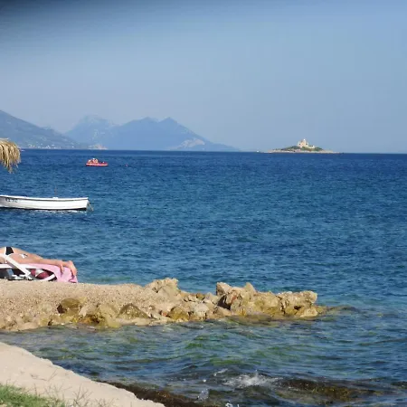 Villa Romantica Avec Piscine, 5 Studio Appartements, 5 Salles De Bains, 5 Cuisines, 12 Personnes 別荘 ザダル