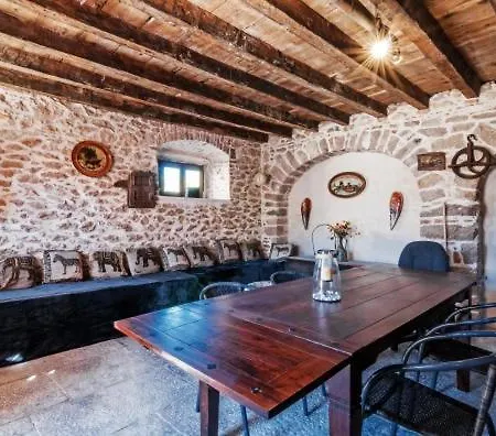Villa Romantica Avec Piscine, 5 Studio Appartements, 5 Salles De Bains, 5 Cuisines, 12 Personnes 別荘 *