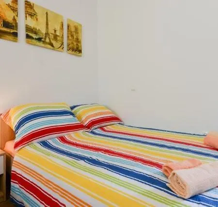 Villa Romantica Avec Piscine, 5 Studio Appartements, 5 Salles De Bains, 5 Cuisines, 12 Personnes 別荘 ザダル